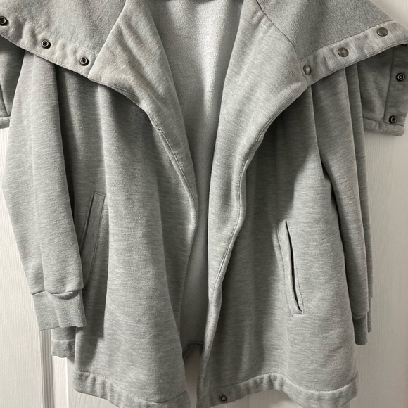 BlankNYC Grey Cardigan - Picture 2 of 3